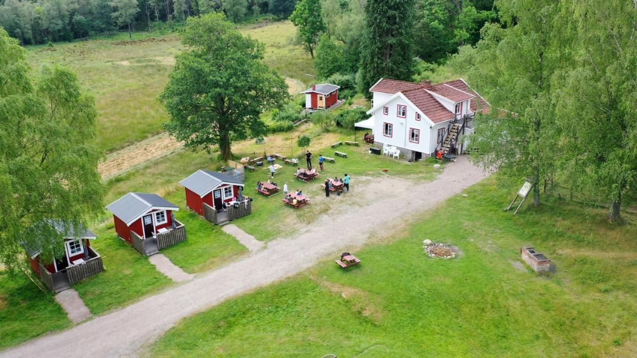 Bjoersjoeas Vildmark - Room In The Main House Olofstorp Exterior foto